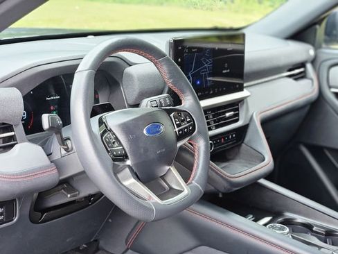 Used 2025 Ford Explorer ST-Line w/ ST-Line Street Pack AWD/4WD image 12