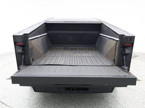 Used 2024 Tesla Cybertruck AWD Crew Cab image 28