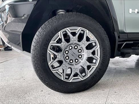 Used 2024 GMC Hummer EV 3X AWD/4WD image 10