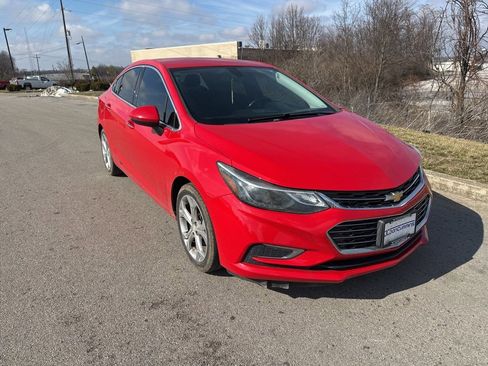 Used 2017 Chevrolet Cruze Premier image 2