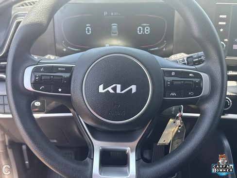 Used 2025 Kia Sportage LX FWD image 27