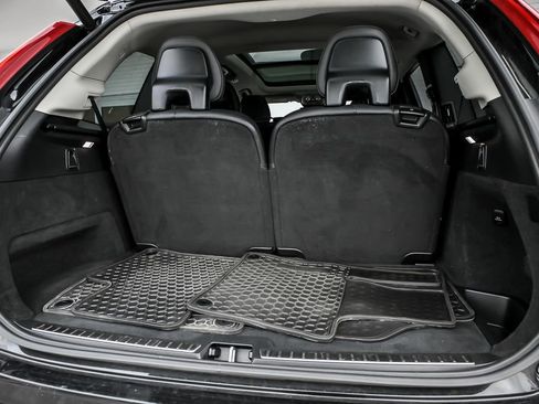Used 2024 Volvo XC90 B5 Plus AWD/4WD image 11