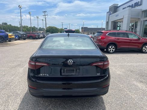 Used 2024 Volkswagen Jetta SE FWD image 5