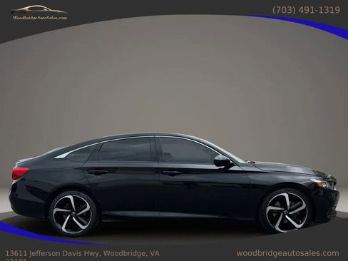 Used 2019 Honda Accord Sport image 2