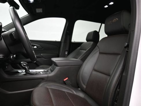 Used 2023 Chevrolet Traverse High Country FWD image 10