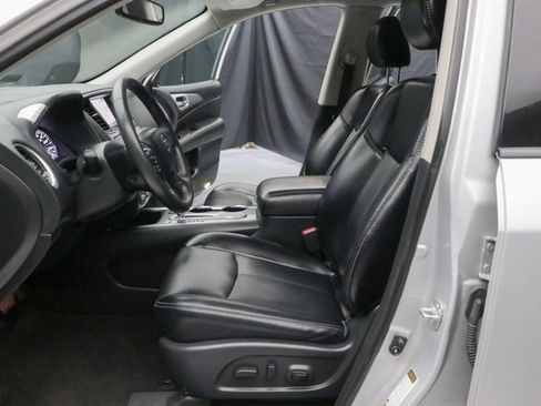 Used 2020 Nissan Pathfinder SL image 23