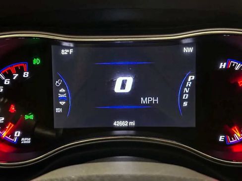 Used 2015 Jeep Grand Cherokee SRT AWD/4WD image 30