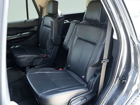 Used 2022 Ford Expedition XLT RWD image 14