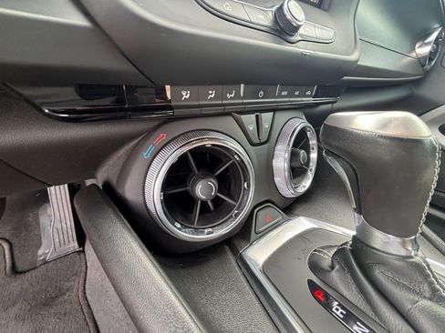 Used 2019 Chevrolet Camaro LT w/ RS Package image 5