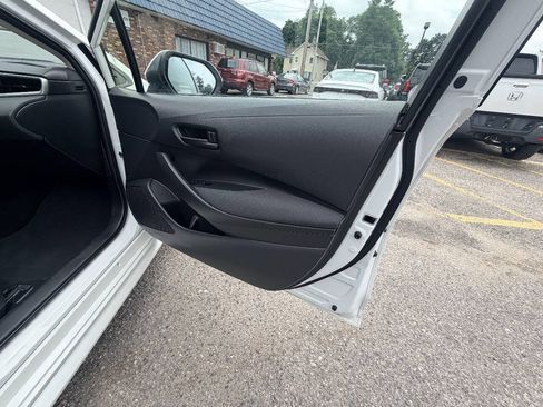 Used 2022 Toyota Corolla LE FWD image 60