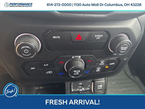 Used 2018 Jeep Renegade Latitude image 22