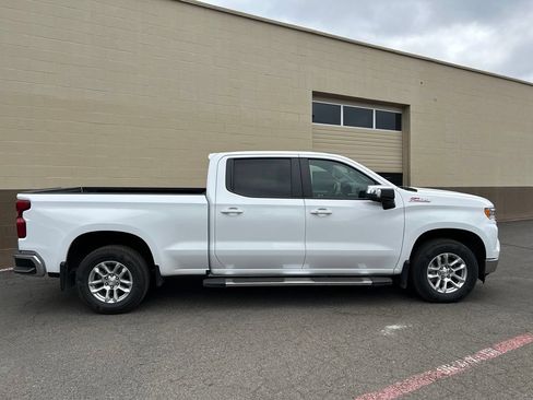 Used 2024 Chevrolet Silverado 1500 LT AWD/4WD image 3
