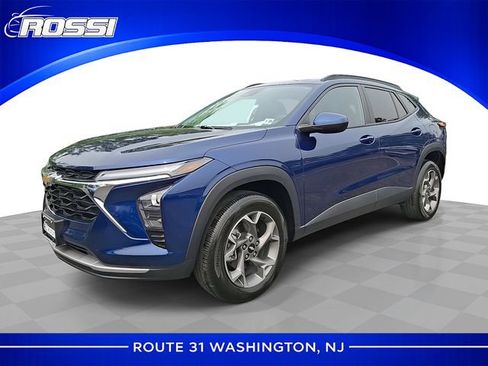 Certified 2024 Chevrolet Trax LT w/ Driver Confidence Package FWD image 1