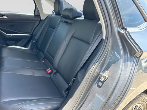 Used 2020 Volkswagen Jetta SE w/ SE Cold Weather Package FWD image 25
