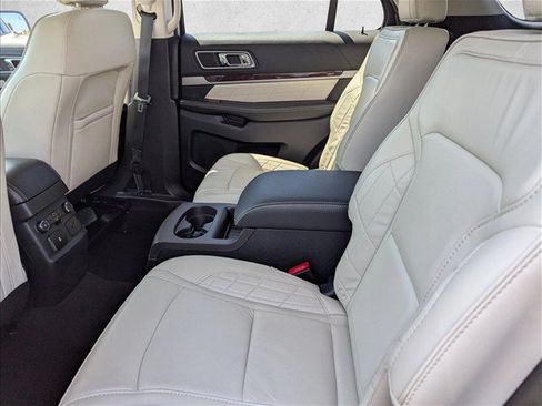 Used 2019 Ford Explorer Platinum AWD/4WD image 26