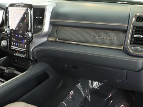 Used 2019 RAM 1500 Limited AWD/4WD image 17