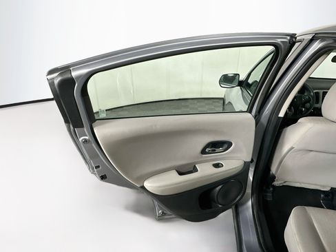 Used 2017 Honda HR-V LX image 25