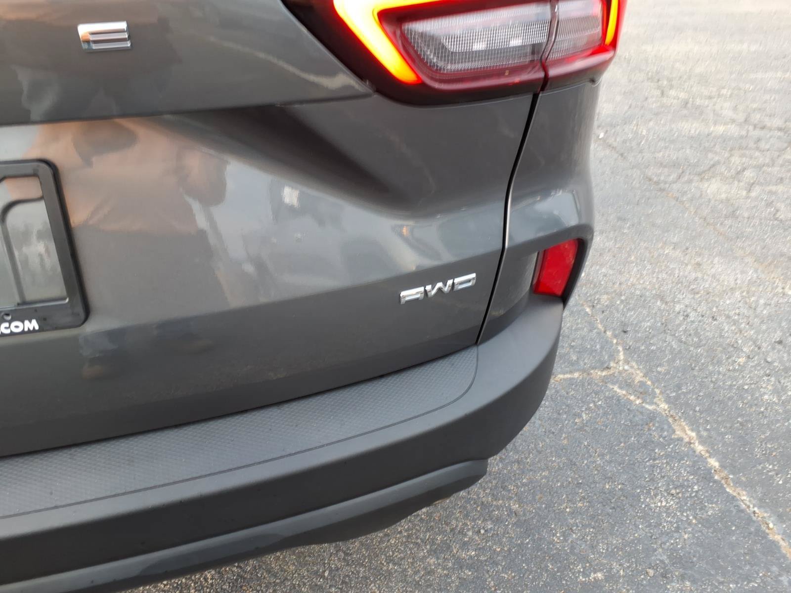 Used 2025 Ford Escape ST-Line AWD/4WD image 6