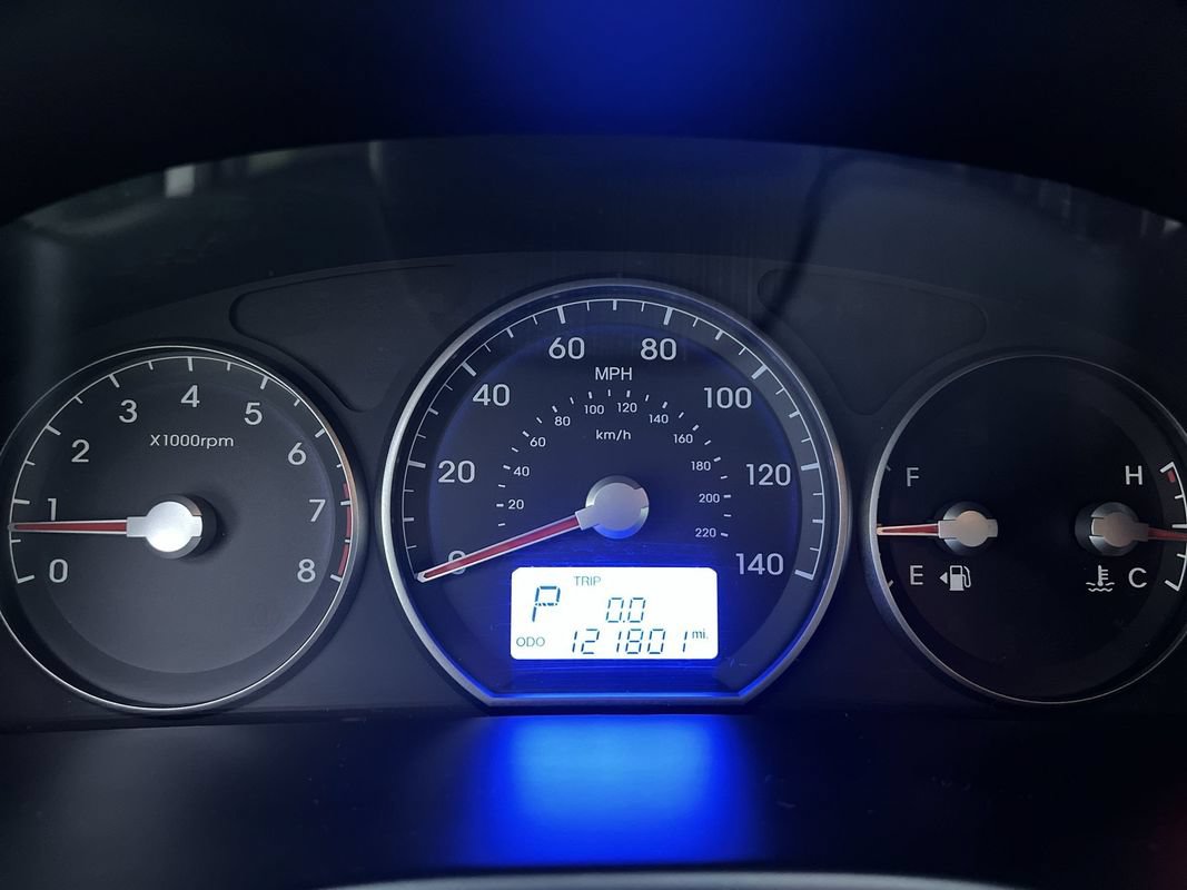 Used 2011 Hyundai Santa Fe SE w/ Premium Pkg 3 AWD/4WD image 6