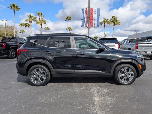 Used 2024 Kia Seltos S image 3