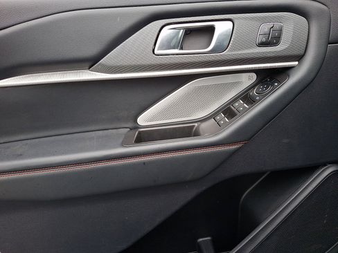 Used 2025 Ford Explorer ST image 12