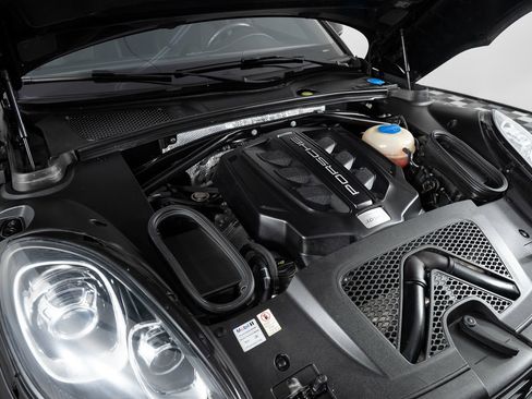 Used 2016 Porsche Macan S image 41