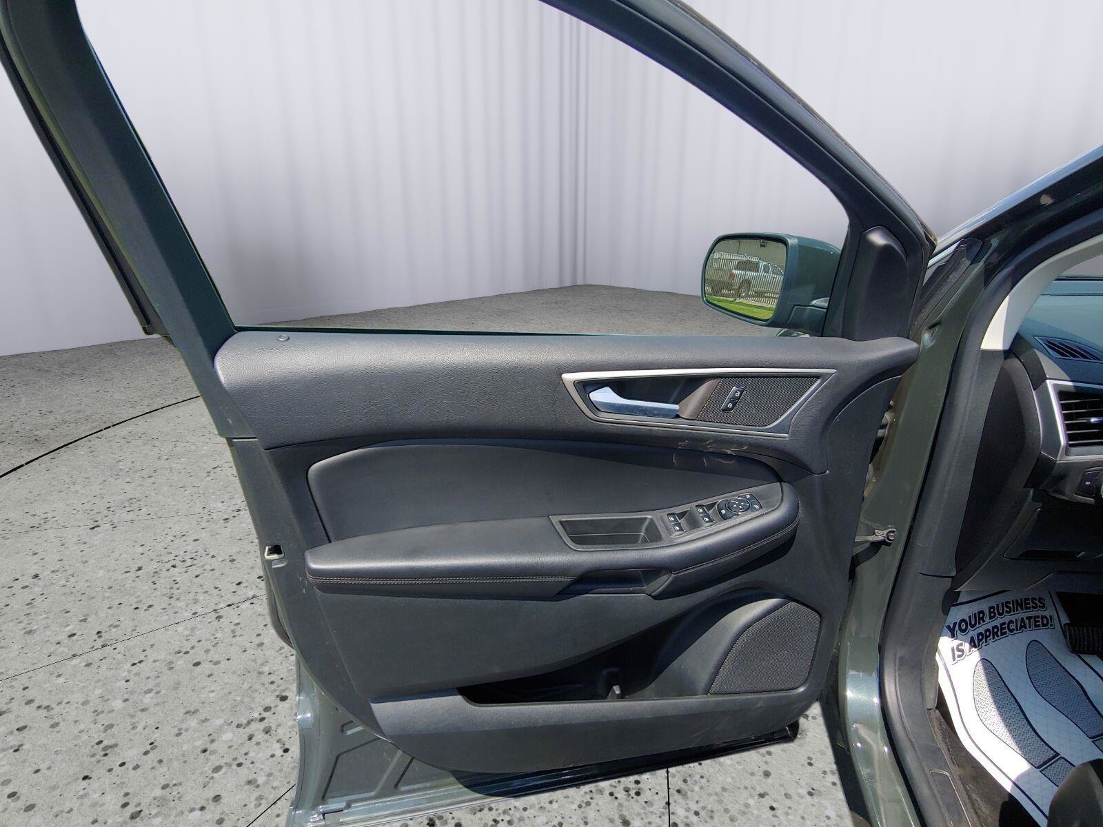 Used 2023 Ford Edge SEL w/ Convenience Package AWD/4WD image 12