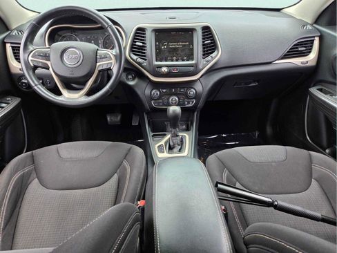 Used 2015 Jeep Cherokee Latitude w/ Comfort/Convenience Group FWD image 13