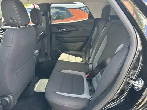Used 2025 Chevrolet TrailBlazer LT FWD image 12