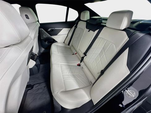 Used 2024 BMW i5 eDrive40i w/ M Sport Package RWD image 24