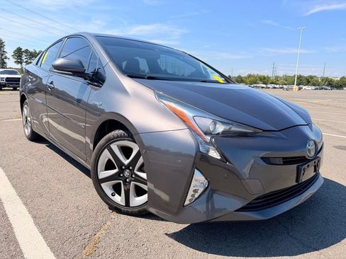 Used 2018 Toyota Prius Four Touring FWD image 1