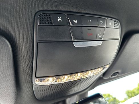 Certified 2021 Mercedes-Benz GLC 43 AMG 4MATIC image 33