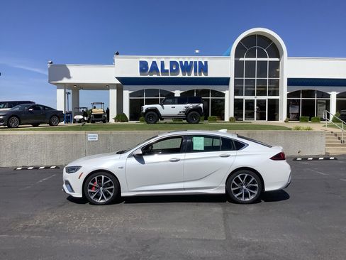 Used 2018 Buick Regal GS w/ Driver Confidence Package #2 AWD/4WD image 4