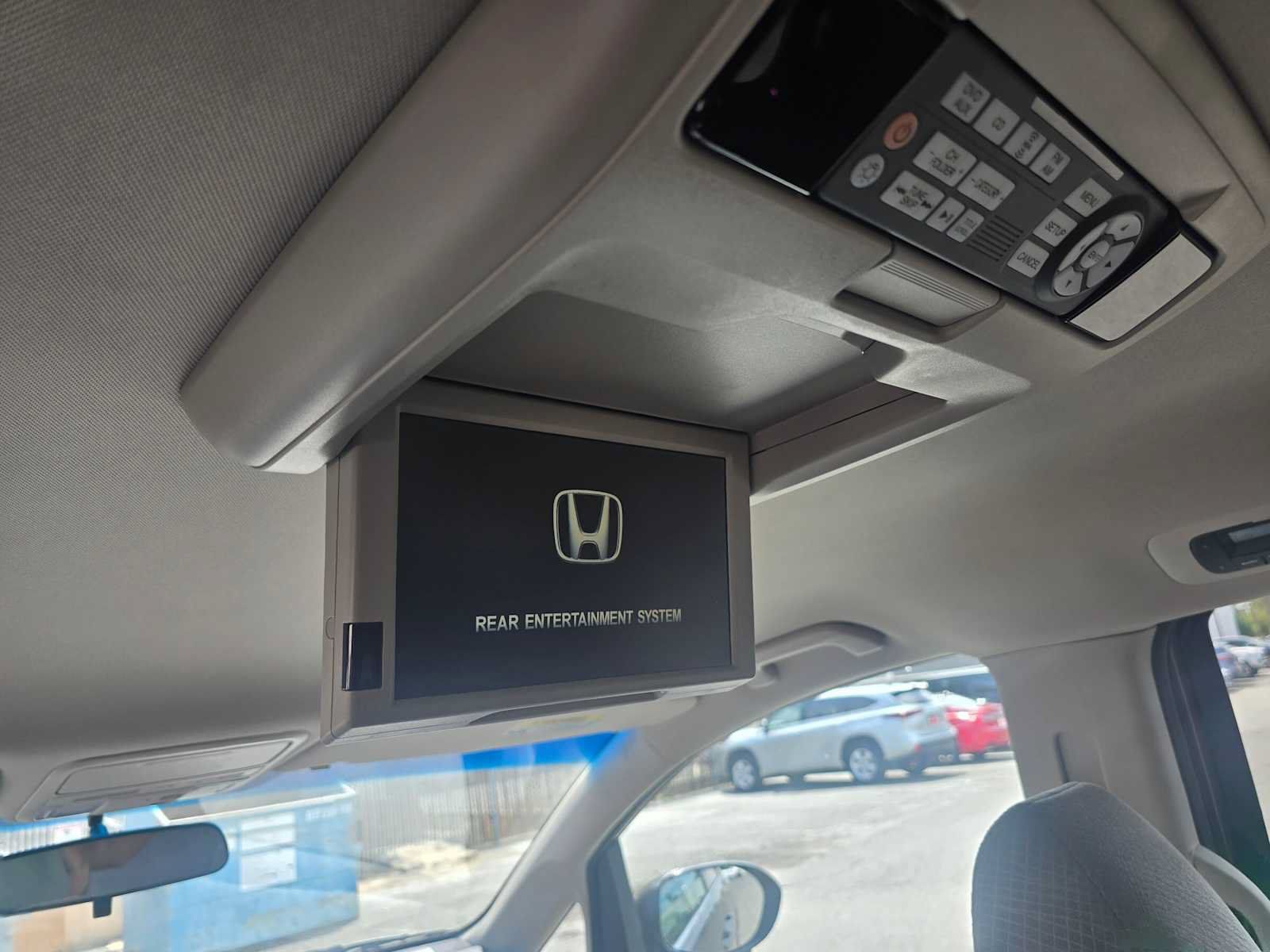 Used 2016 Honda Odyssey SE image 18