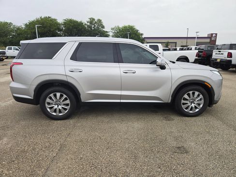 Used 2025 Hyundai Palisade SEL FWD image 2