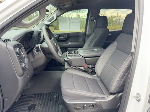 Used 2024 Chevrolet Silverado 1500 Custom image 4