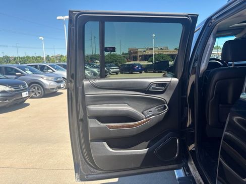 Used 2015 Chevrolet Suburban LT AWD/4WD image 40