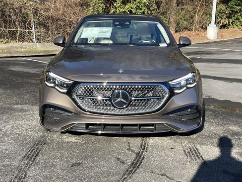 New 2026 Mercedes-Benz E 350 4MATIC Sedan image 3