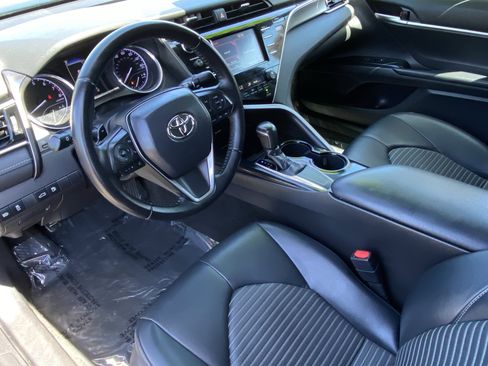 Used 2018 Toyota Camry SE FWD image 25