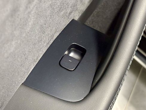 Used 2026 Tesla Model Y AWD image 18
