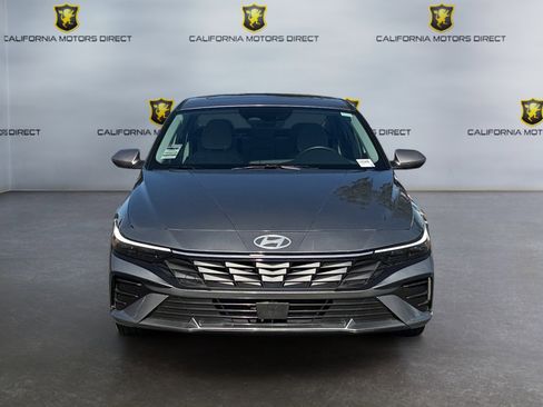 Used 2025 Hyundai Elantra Limited image 8