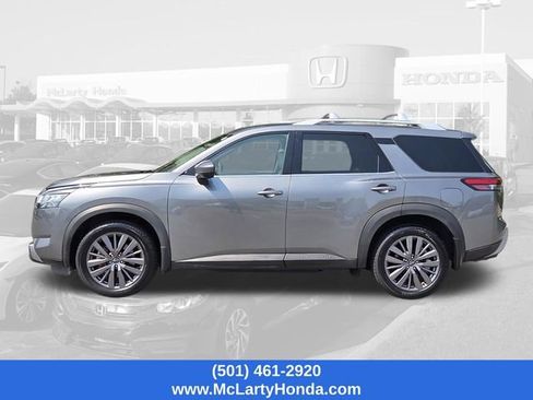Used 2023 Nissan Pathfinder SL w/ SL Premium Package AWD/4WD image 2