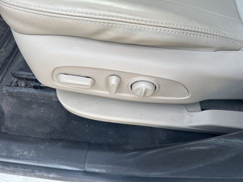 Used 2021 Buick Enclave Essence image 19