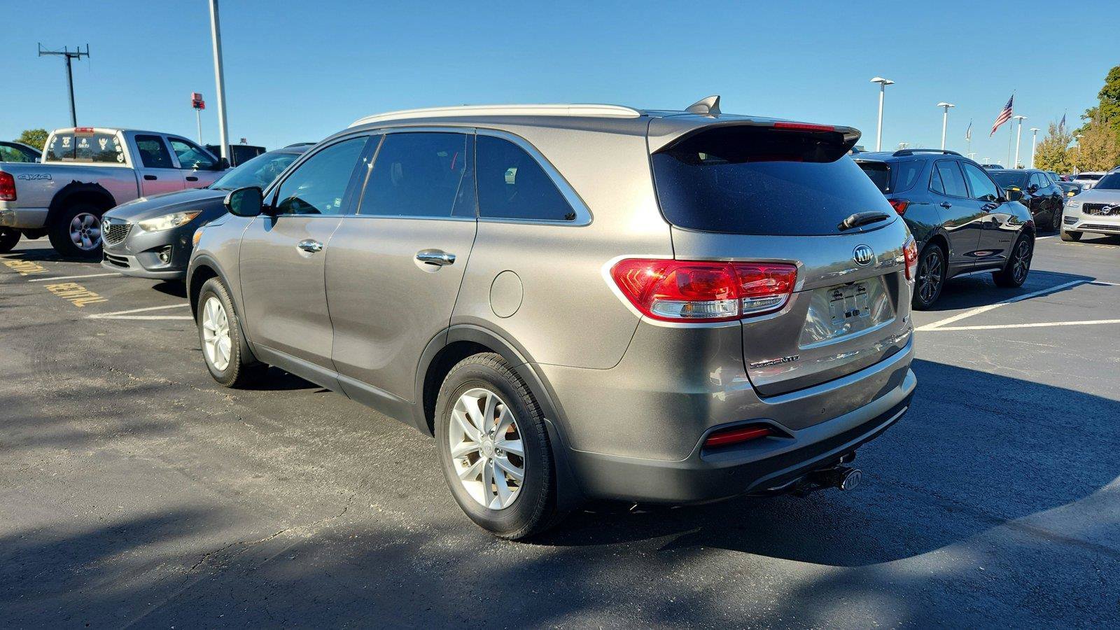Used 2016 Kia Sorento FWD w/ LX Convenience Package image 6