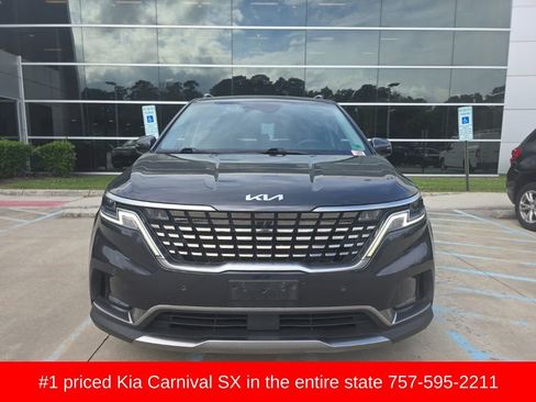 Used 2023 Kia Carnival SX FWD image 3