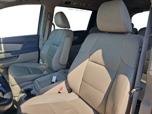 Used 2016 Honda Odyssey Touring image 12