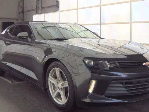 Used 2016 Chevrolet Camaro LT RWD image 2