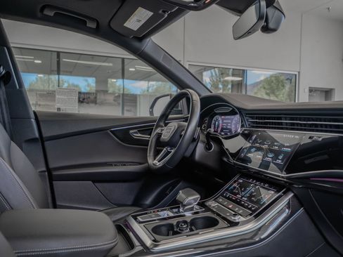 Used 2020 Audi Q8 Premium Plus AWD/4WD image 18