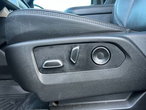 Used 2021 GMC Yukon XL Denali w/ Denali Premium Package image 22