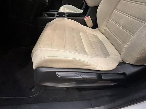 Used 2017 Honda CR-V LX image 13